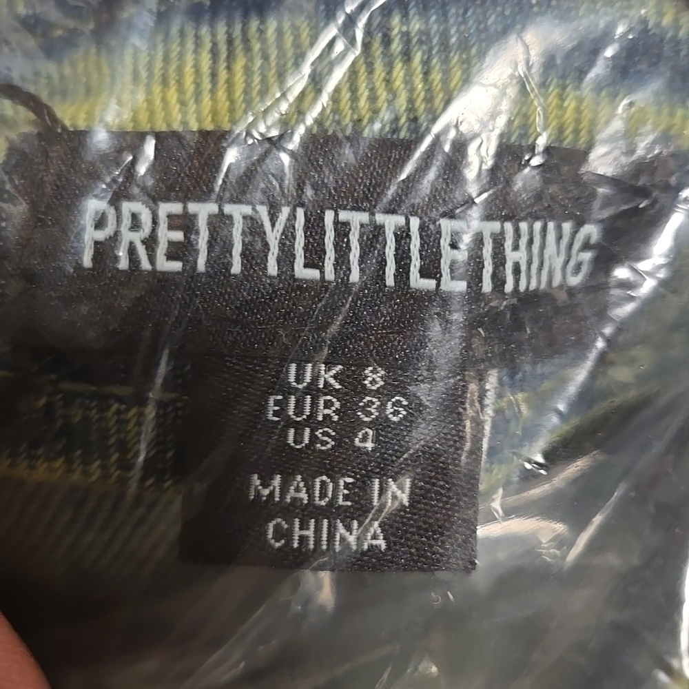 NWT PrettyLittleThing Green Tint Vintage Wash Low Rise Denim Mini Skirt - Picture 7 of 10